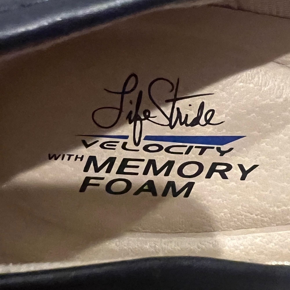 Life Stride Memory Foam Velocity Flex Navy Pumps … - image 5